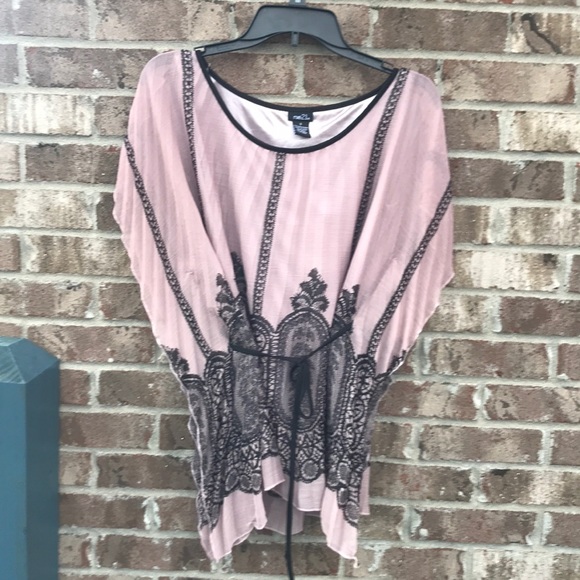 ❎DONATED❎ Rue21 Pleated Lacy Printed Tunic - Picture 4 of 7